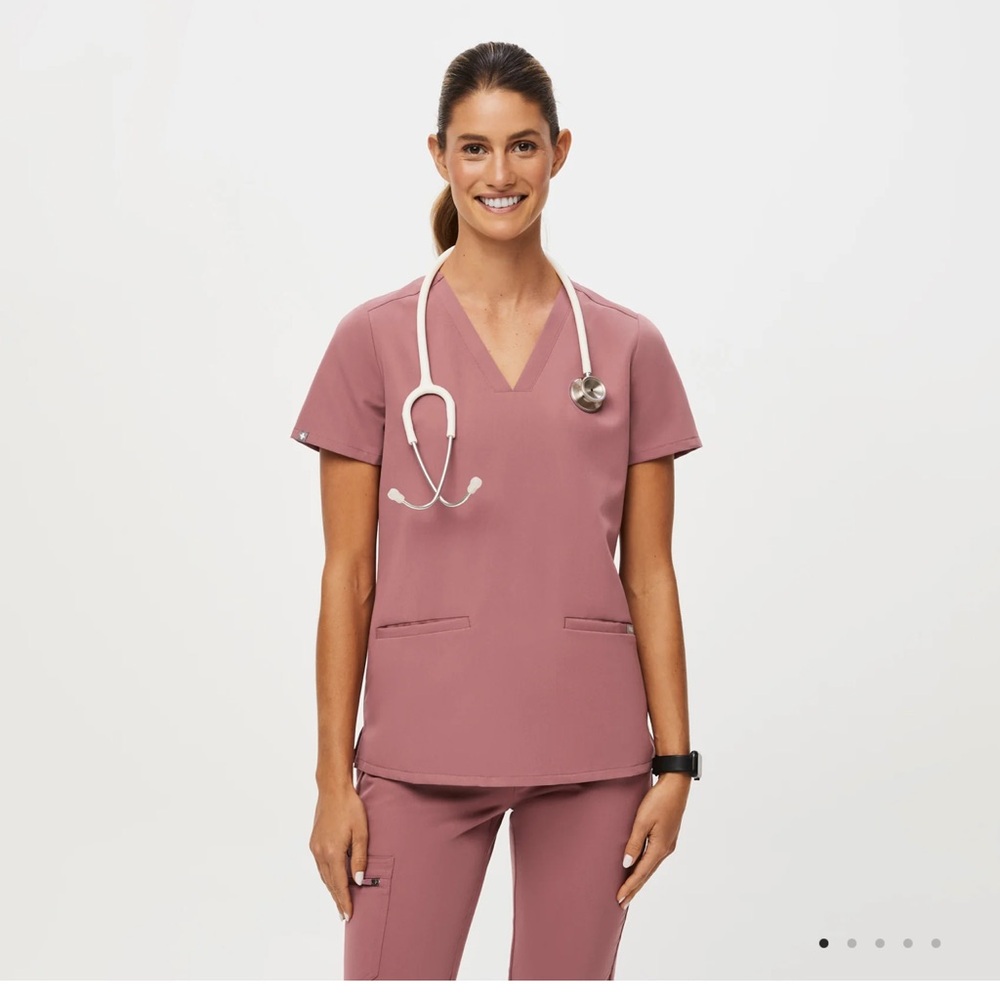 Figs Mauve Casma V-Neck Scrub Top small